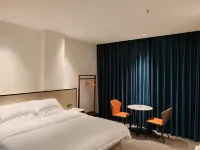 Luoding Langyue Star Hotel