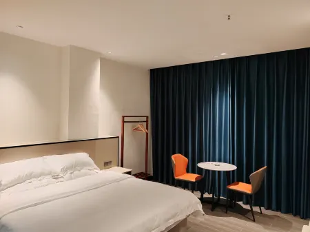 Luoding Langyue Star Hotel Отели рядом с достопримечательностью «Luoding Academy»