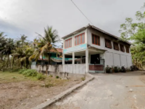 Losmen Parikesit Hotels in Kretek