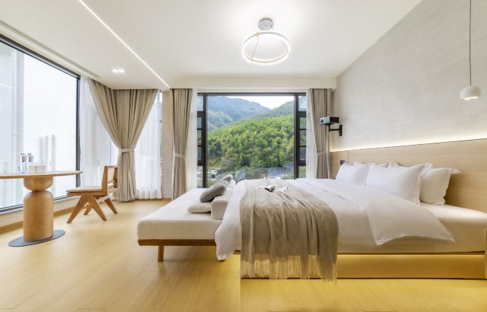 Anji Sunrise Sunset Homestay (Yunshang Grassland Alpine Tourism Resort)