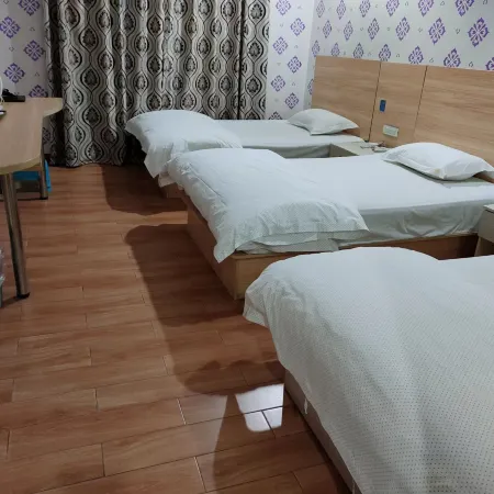 Luchuan Tiantian Convenient Homestay