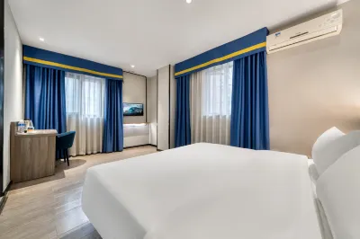 7 Days Premium Hotel (Yibin Cuiping Mountain Park) Hotel dekat Elementary Education College， Yibin University