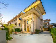 Haishe·Seaview Homestay (Haihua Island No.3 Island Branch) Hotels near Ocean Flower Island Botanic Garden