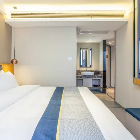 Homeinn Selected Hotel (Anqing Jixian North Road Railway Station)