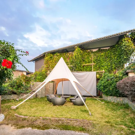 A thousand purple and red roof garden hotel (Guilin Liangjiang Sihu Scenic Area) Отели рядом с достопримечательностью «Парк Fuboshan»