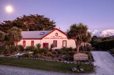 The Factory Luxury Accommodation Hotel a 