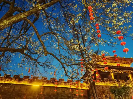 Guangyuan Jieguanting Chinese Inn Отели рядом с достопримечательностью «Zhaohua Ancient City»