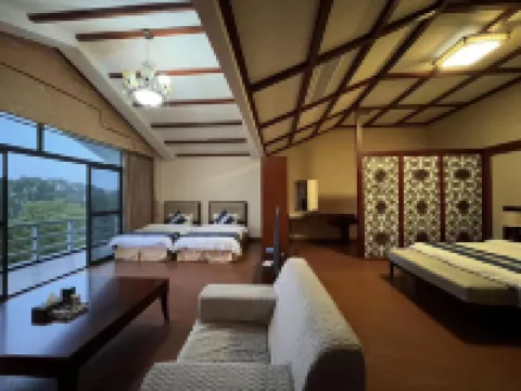 Dragon Tiger Mountain Dandelion Business Hotel