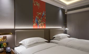 Yicheng Hotel (Guilin Liangjiang Sihu East and West Lane)