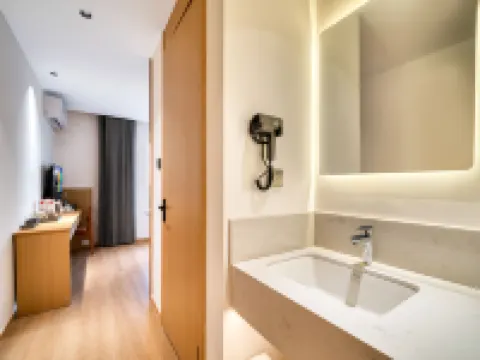 Six-Dimensional Business Hotel Huzhou Hotels near Lotus Village