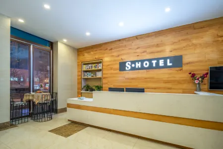 S·Light Luxury Hotel (Taiyuan South Railway Station Shanxi University Branch)