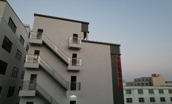 Shantou Changhong Business Apartment