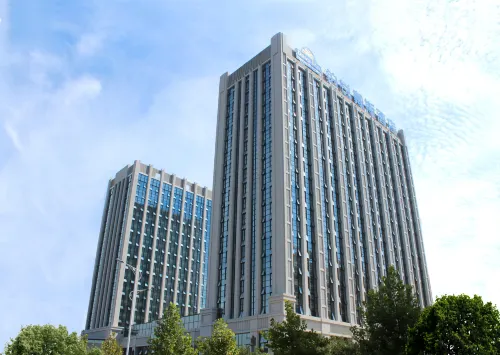 Days Inn by Wyndham Business Place Goldwin Yantai - Bãi đậu xe