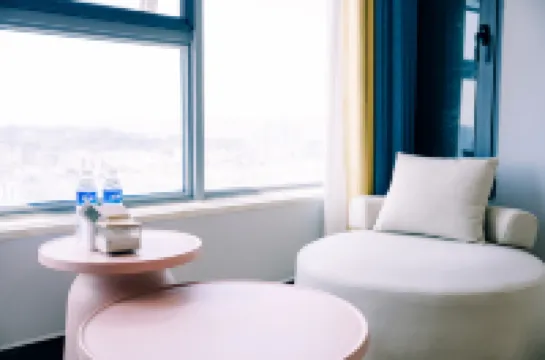 Yueshi Time Homestay (Runda Branch)