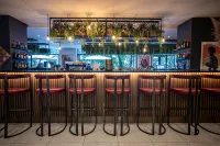 The Catalyst Apartment Hotel by Newmark - bar