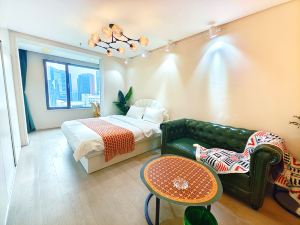 Haizhisu Guesthouse (Qingdao May Fourth Square Vientiane City)