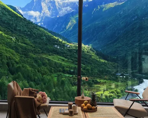 Vala Toms Cliff - stream - tracing Hotel (Siguniang Mountain Scenic Area Store) Hotels in Xiaojin