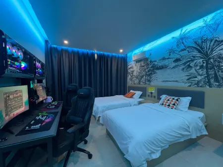 ZhengHe Esports hotel Отели рядом с достопримечательностью «Baiyangdian Lake»