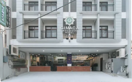 Gimaca Boutique Hotel & Cafe by RedDoorz Отели рядом с достопримечательностью «Парк Мандала»