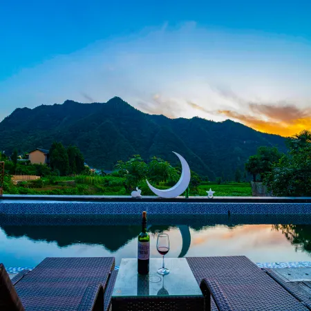 Yuezhu (Avatar Mountains View , Pick-up Service,Free  Breakfast&Coffee,English Survice
