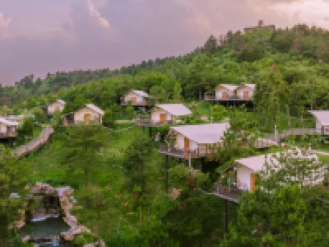 Squirrel Kingdom Forest Homestay Hotels near Mulan Watertown