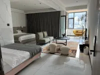 Dali Eryuan Yinlanxi Hot Spring Resort Hotel