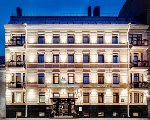 Dom Boutique Hotel クルーザー オーロラ周辺のホテル