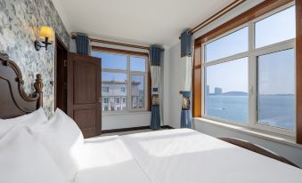 Floral Hotel · Weihai Haixinju Hotel (Weihai International Beach Store)