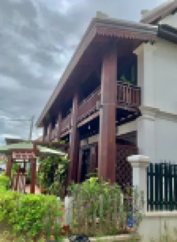 Happy Hour Boutique​ Hotel Hôtels à proximité de : Wat Wisunalat