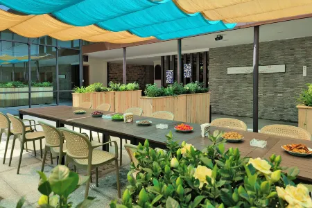 Jiangdong Chinese Inn (Changshui Scenic Area) Отели рядом с достопримечательностью «Shenwu Mountain»