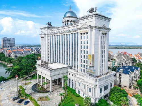 Auspicious Hotel Exterior Photos