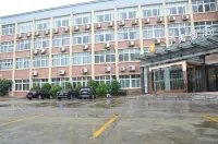 7Days Inn Hotel (Deqing Yuyue) Hotels near Deqingxian Library