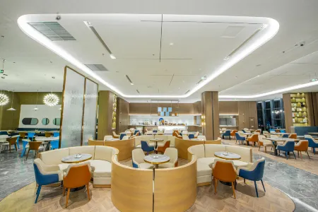 Holiday Inn Express Yinchuan Lanxi Valley Plaza Отели рядом с достопримечательностью «Chengtian Temple Pagoda»