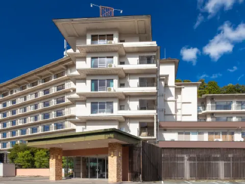 Yukai Wanwan Resort Awazu powered by Wanwan Paradise Hotel dekat Koke no Sato