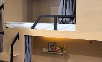 Jarvis Youth Hostel(The Bund &YuGarden)