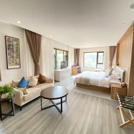 Donghu Family Travel Homestay