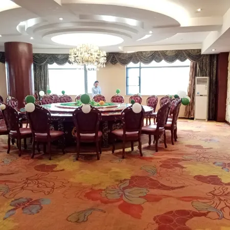 XuPu HuaShen Hotel(Dahan commercial pedestrian Street)