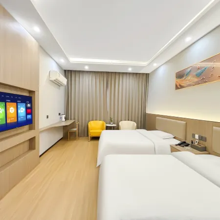 Four Seasons Smart Hotel (Zhoukou Passenger Transport Center Station)
