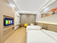 Four Seasons Smart Hotel (Zhoukou Passenger Transport Center Station)