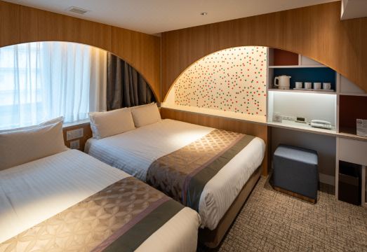 더 브리지 호텔 신사이바시의 외관