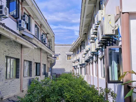 Yunjian Hotel (Fengjie Kuimen Impression Store) Отели в г. уезд Фэнцзе