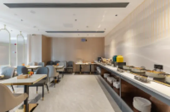 Elong Anyun Hotel (Hefei Huaihe Road Pedestrian Street Sanxiaokou Subway Station)