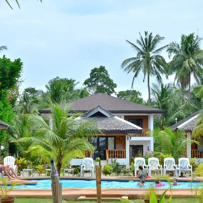 White Villas Resort Hotels near Reckson's Guest House