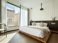 Litang Yongzong Hotel