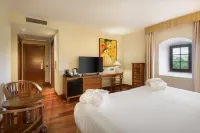 Hotel & SPA Monasterio de Boltana Monumento Hotel di Fiscal
