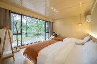 Maple Forest Evening - Wild Luxury Streamside Homestay