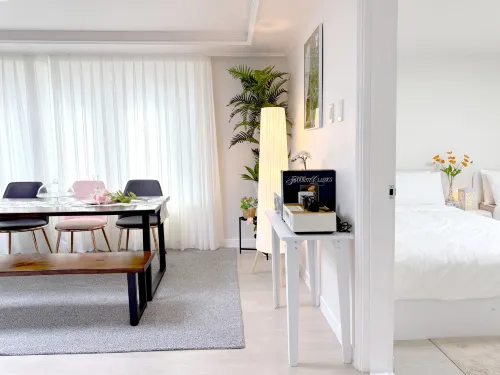Hongik University Station 8min/Bedroom 3/Bed 4/Parking Available [Vanilla House]