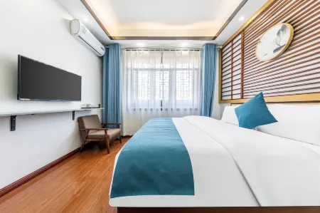 Shiheyuanfang River View Homestay (Fenghuang Tuojiang Yunqiao)