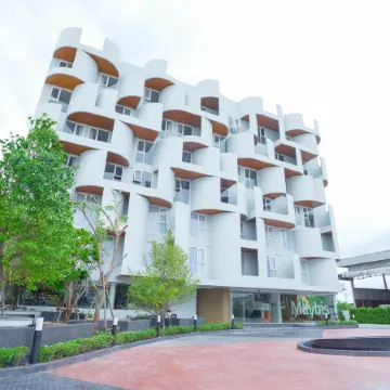 Maybis Hotel Отели рядом с достопримечательностью «Ват Асокарам»