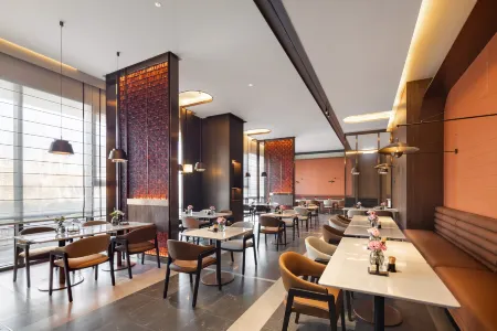 Dandong Wanda Plaza An Dong Old Street Atour Hotel Отели рядом с достопримечательностью «Yalu River Broken Bridge»